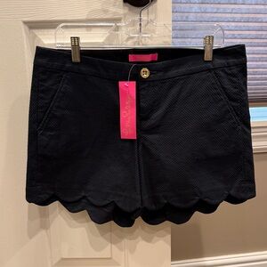 Lilly Pulitzer Onyx Buttercup Stretch Shorts. Size 10. NWT